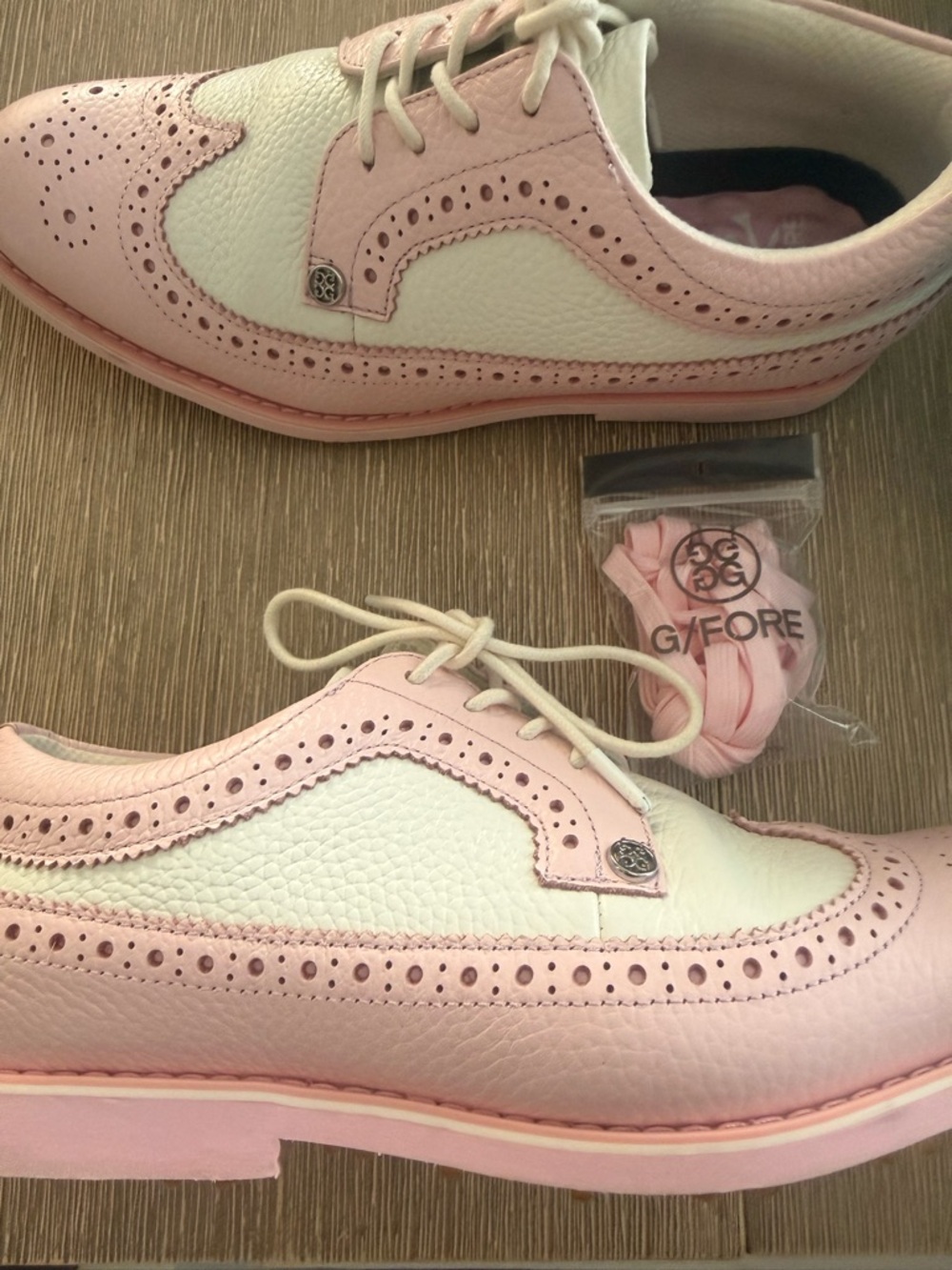 G/FORE Pink and White longwingtip Golf Flats - Picture 4 of 9